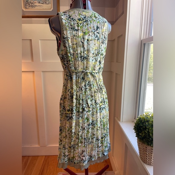 Sandwich Floral Dress - Green and White Size 8 - Picture 3 of 6